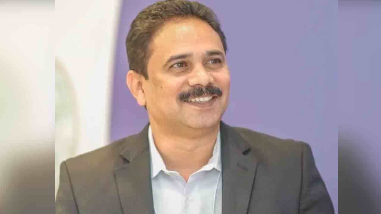 Konatham Dileep | కొణ‌తం దిలీప్‌ను దొడ్డిదారిన అరెస్టు చేయ‌డం దుర్మార్గం : స్వ‌ర్ణ కిలారి