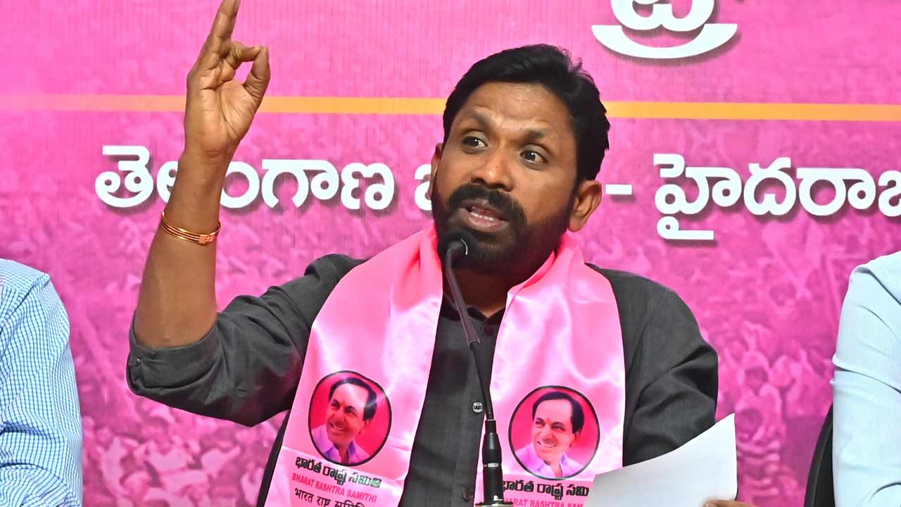 అసలు రాష్ట్రంలో ప్రభుత్వం ఉందా? లేదా?.. కాంగ్రెస్‌ పాలనపై ఎర్రోళ్ల శ్రీనివాస్‌ ఆగ్రహం