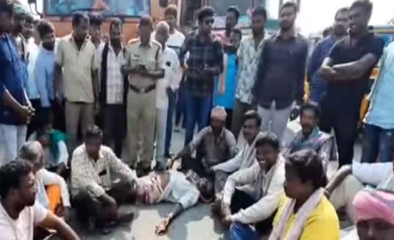 Nallagonda | నార్కట్పల్లి-అద్దంకి ప్రధాన రహదారిపై రైతుల ఆందోళన.. భారీగా ట్రాఫిక్ జామ్