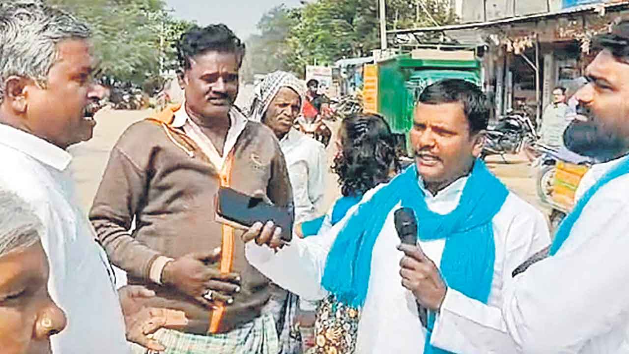 ప్రచార పాలనపై తిరగబడ్డ రైతులు