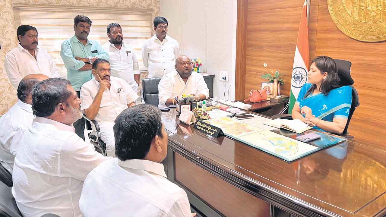 ఇది దళారుల ప్రభుత్వం