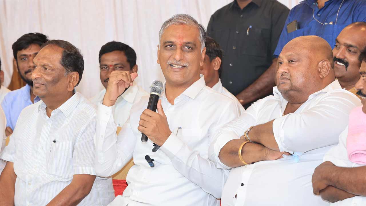 Harish Rao | నిర్భయంగా అబద్ధాలు మాట్లాడే సీఎం రేవంత్కు డబుల్ పీహెచ్డీ ఇవ్వాలి.. హరీశ్రావు సెటైర్లు
