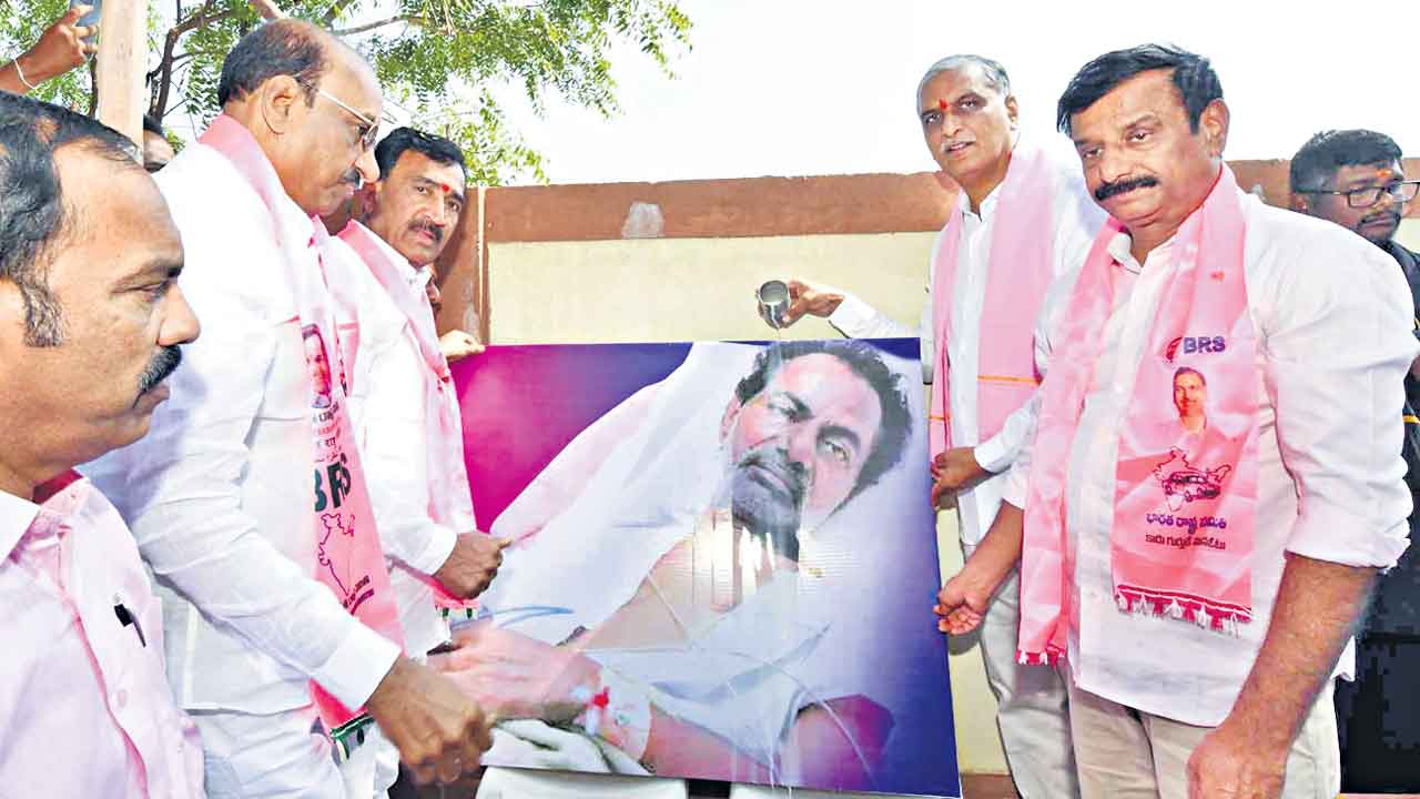 Harish Rao | దీక్ష స్ఫూర్తితో కాంగ్రెస్ను దించుదాం.. కేసీఆర్ లేకుంటే తెలంగాణ వచ్చేదా?