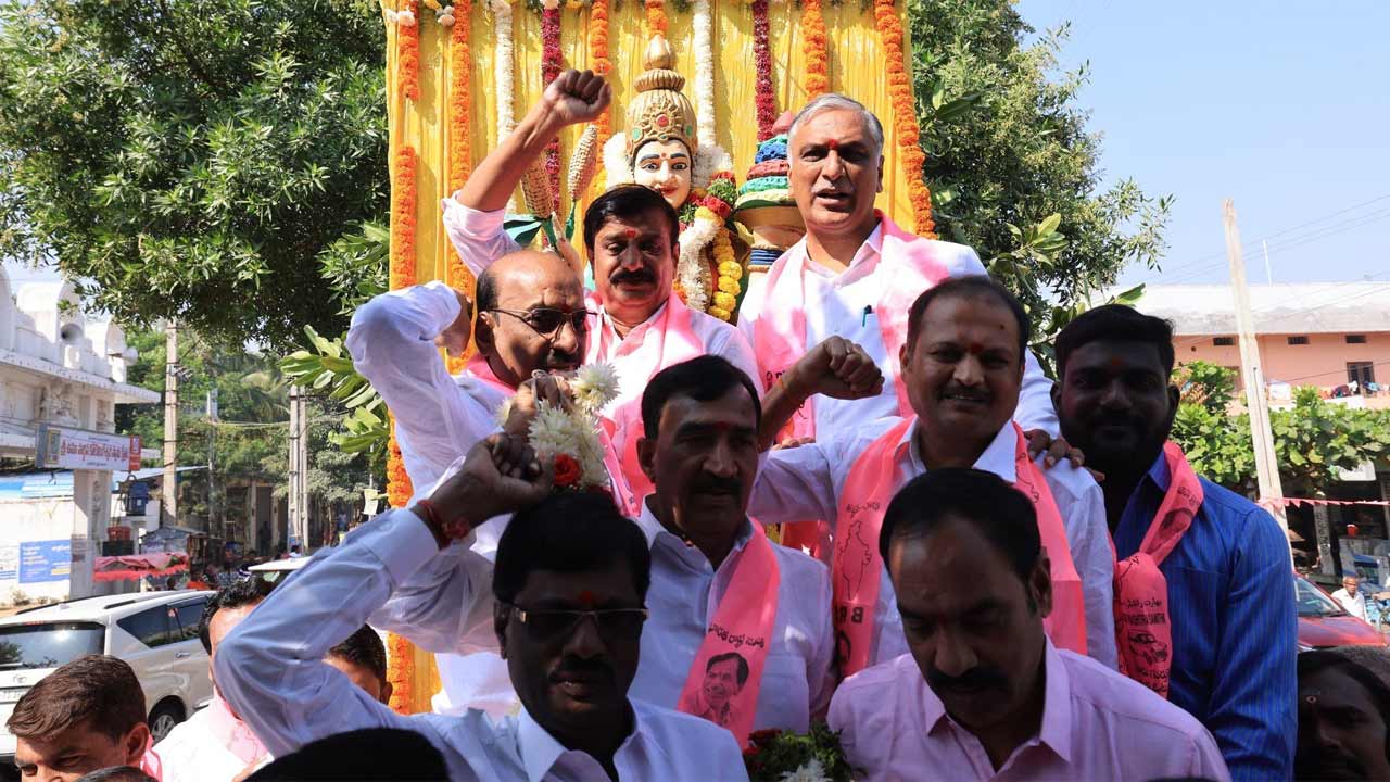 Harish Rao | సిద్దిపేటలో దీక్షా దివస్‌.. ఉద్యమం నాటి రోజులను గుర్తుచేసిన హరీశ్‌రావు
