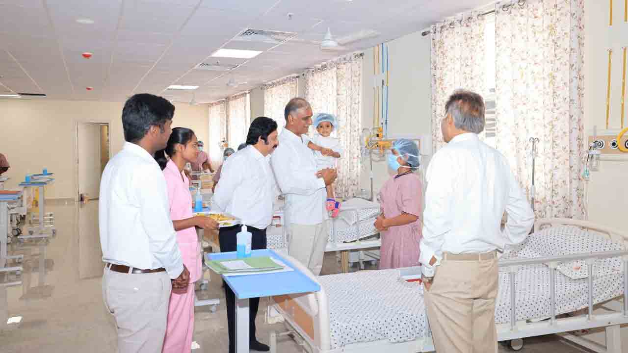 Harish Rao | ఆరు రోజుల్లో 18 మంది చిన్న పిల్ల‌ల‌కు గుండె ఆప‌రేష‌న్లు.. స‌త్య‌సాయి ఆస్ప‌త్రి సేవ‌ల‌పై హ‌రీశ్‌రావు ప్ర‌శంస‌లు