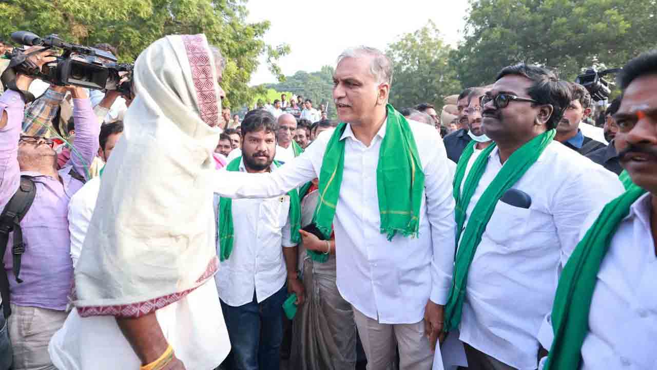 Harish Rao | రాష్ట్రంలో ఎక్కడ కూడా పత్తి రైతులకు మద్దతు ధర రావడం లేదు : హ‌రీశ్ రావు