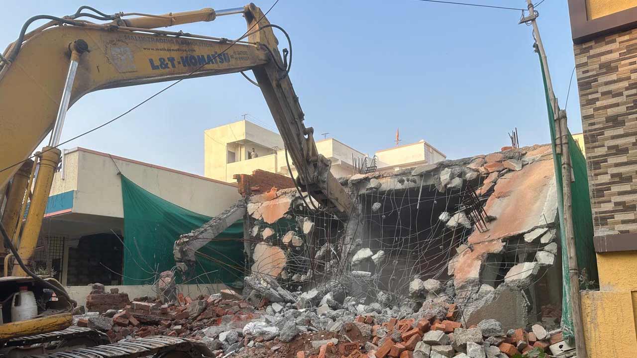 Hydraa | సంగారెడ్డిలో హైడ్రా కొరడా.. అమీన్‌పూర్‌లో బిల్డింగ్‌ నేలమట్టం