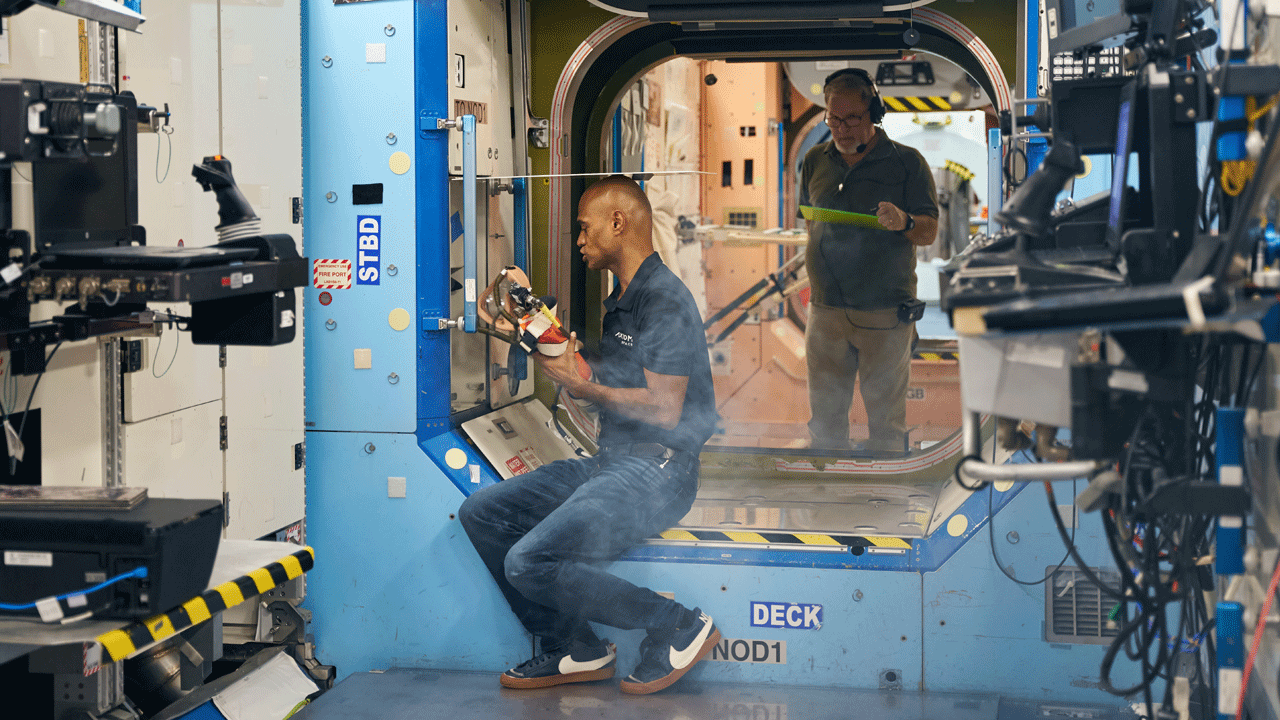 Indian Astronauts: ఇద్ద‌రు గ‌గ‌న‌యాత్రికుల ప్రాథ‌మిక శిక్ష‌ణ పూర్తి :  ఇస్రో