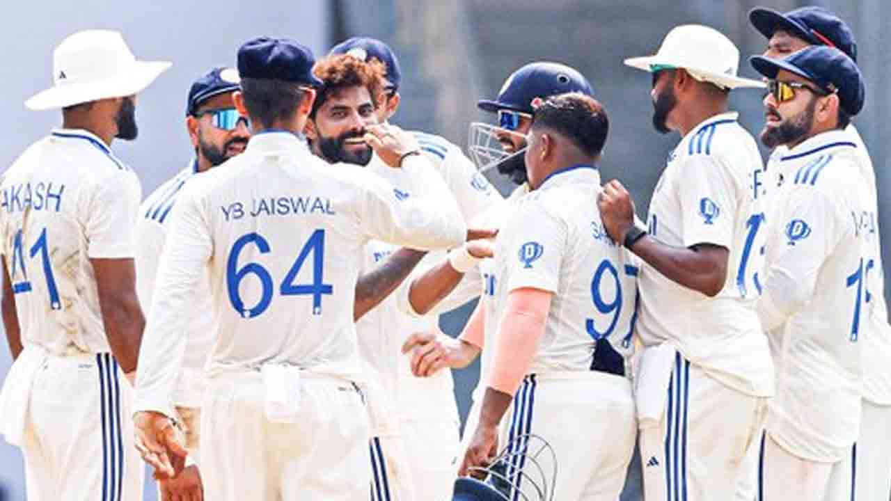 IND vs NZ 3rd Test | జ‌డేజాకు మూడు వికెట్లు.. ఆలౌట్ ప్ర‌మాదంలో న్యూజిలాండ్