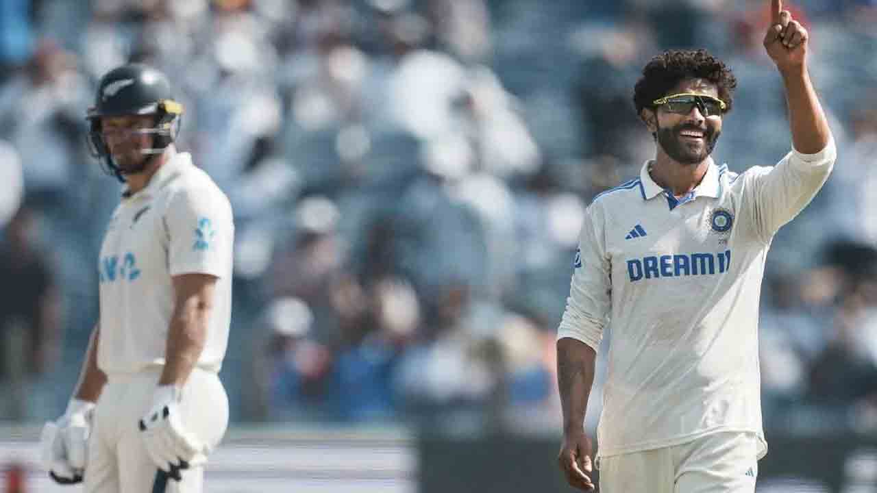 Ravindra Jadeja | వాంఖ‌డేలో జ‌డ్డూ మాయాజాలం.. వెట‌ర‌న్ పేస‌ర్ల రికార్డులు గ‌ల్లంతు