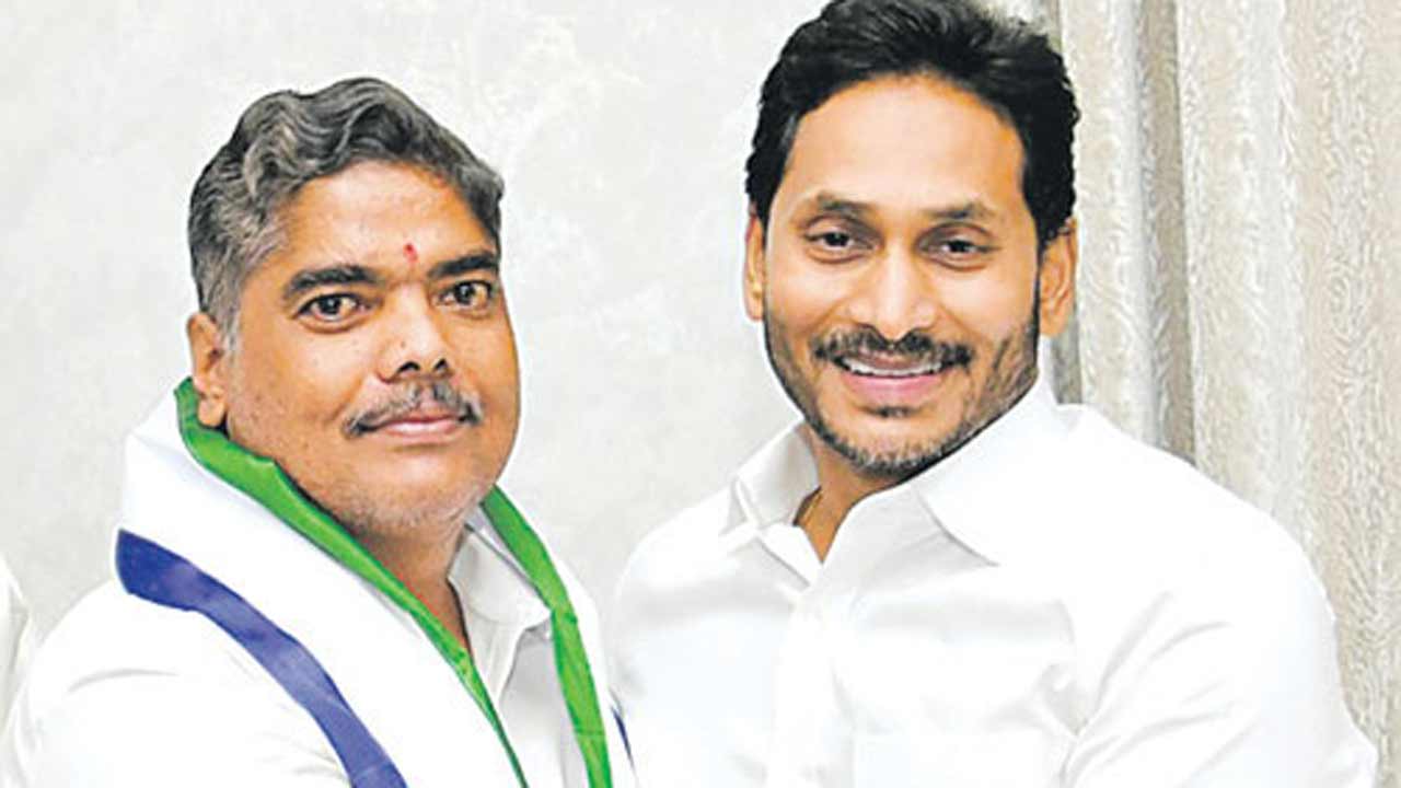 AP News | వైసీపీకి మరో షాక్‌.. ఎమ్మెల్సీ పదవికి జయమంగళ వెంకటరమణ రాజీనామా
