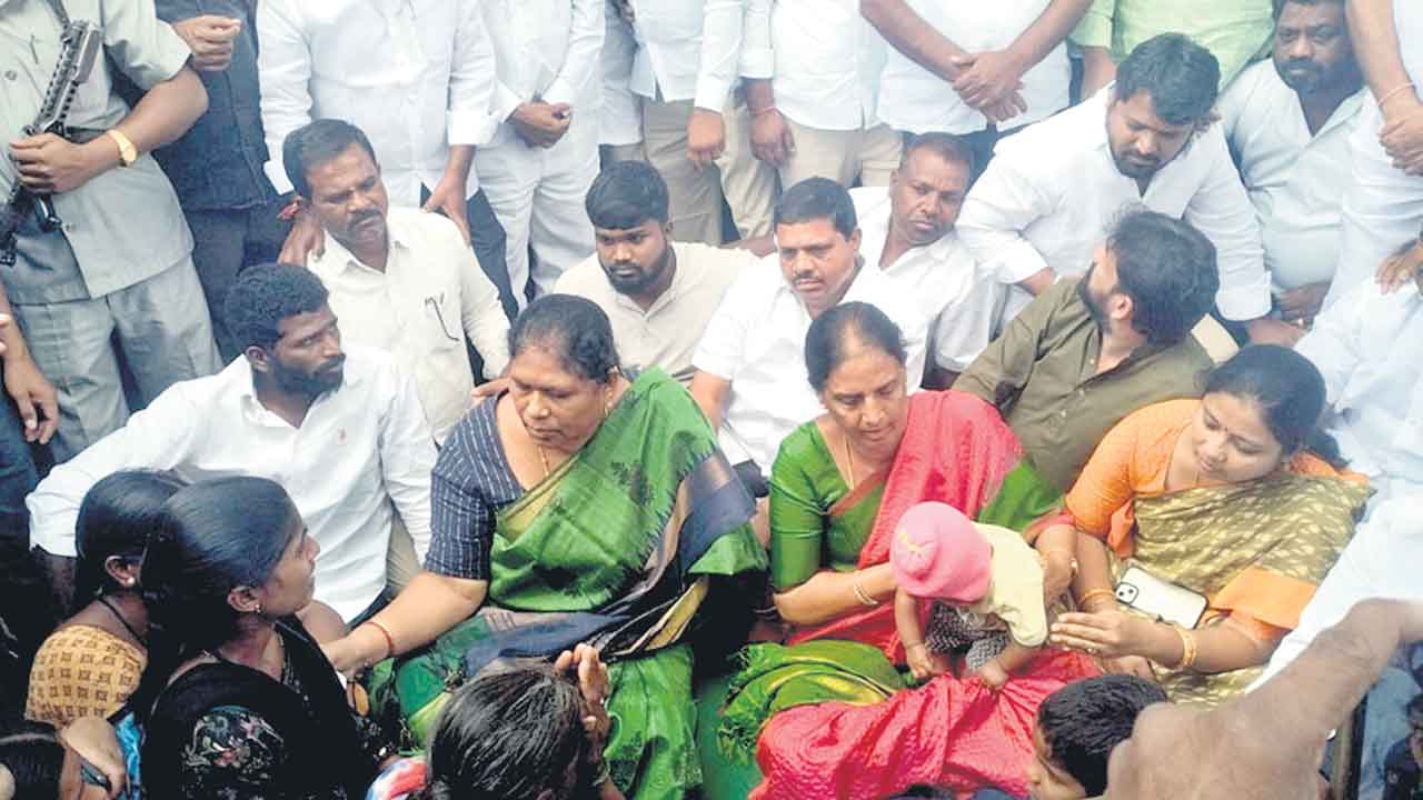 అక్రమ కేసులకు భయపడేది లేదు