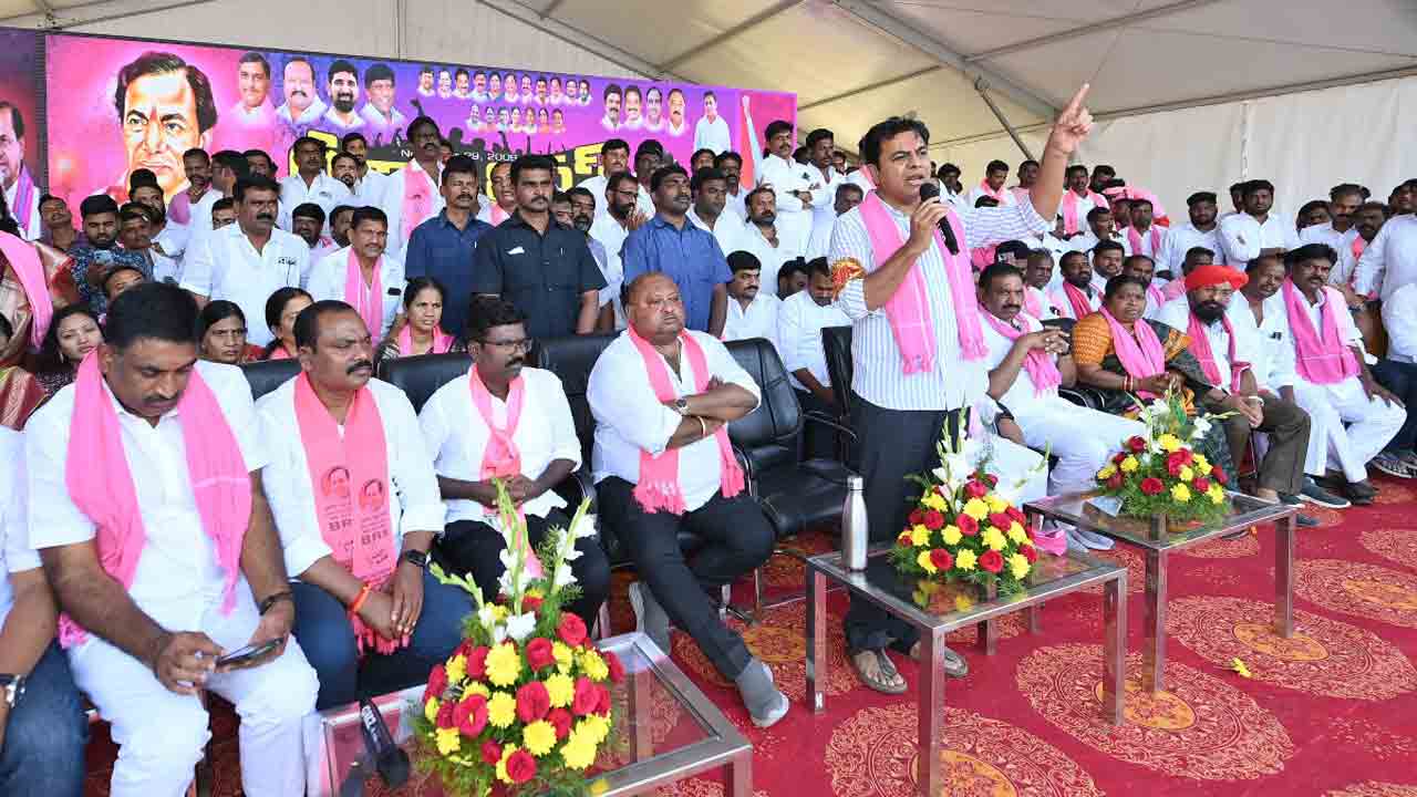 KTR | తెలంగాణ చరిత్రలో కేసీఆర్ హిమాలయమైతే.. నువ్వు ఆయన కాలిగోటికి కూడా సరిపోవు.. రేవంత్‌కు కేటీఆర్ చుర‌క‌లు