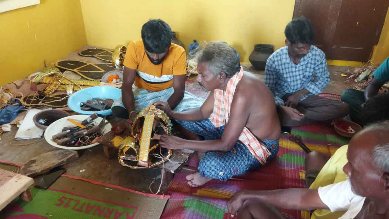 పాదుకల స్పర్శకు వెళ్దాం.. పాపనాశనం చేసుకుందాం..