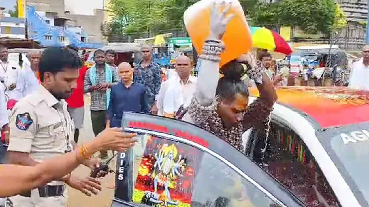 శ్రీకాళహస్తిలో అఘోరి కలకలం