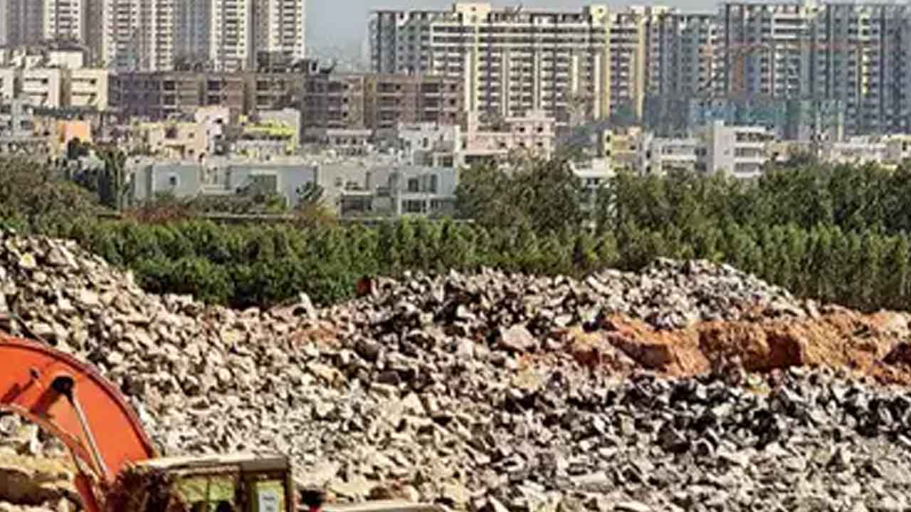 హౌసింగ్‌ భూములపై సర్కారు కన్ను