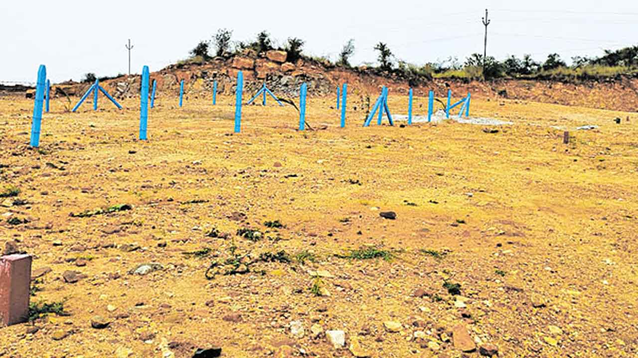 ఎటు కుదిరితే అటే మాట్లాడుతరా?.. ఫార్మా సిటీ వ్యతిరేక పోరాట కమిటీ మండిపాటు