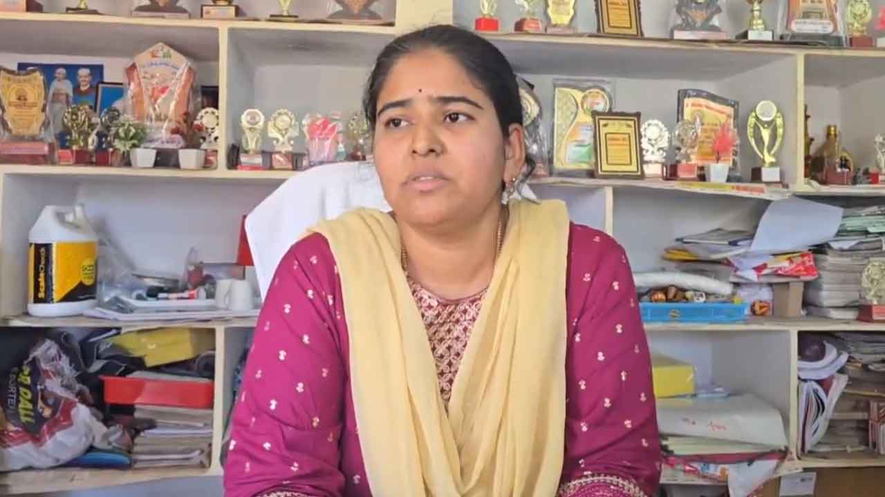 Jagithyala | గురుకుల పాఠశాలలో ప్రిన్సిపాల్ పై దాడి.. భయాందోళనలకు గురైన విద్యార్థినులు