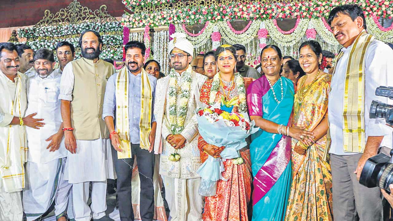 వరంగల్‌ కాంగ్రెస్‌లో వర్గపోరు