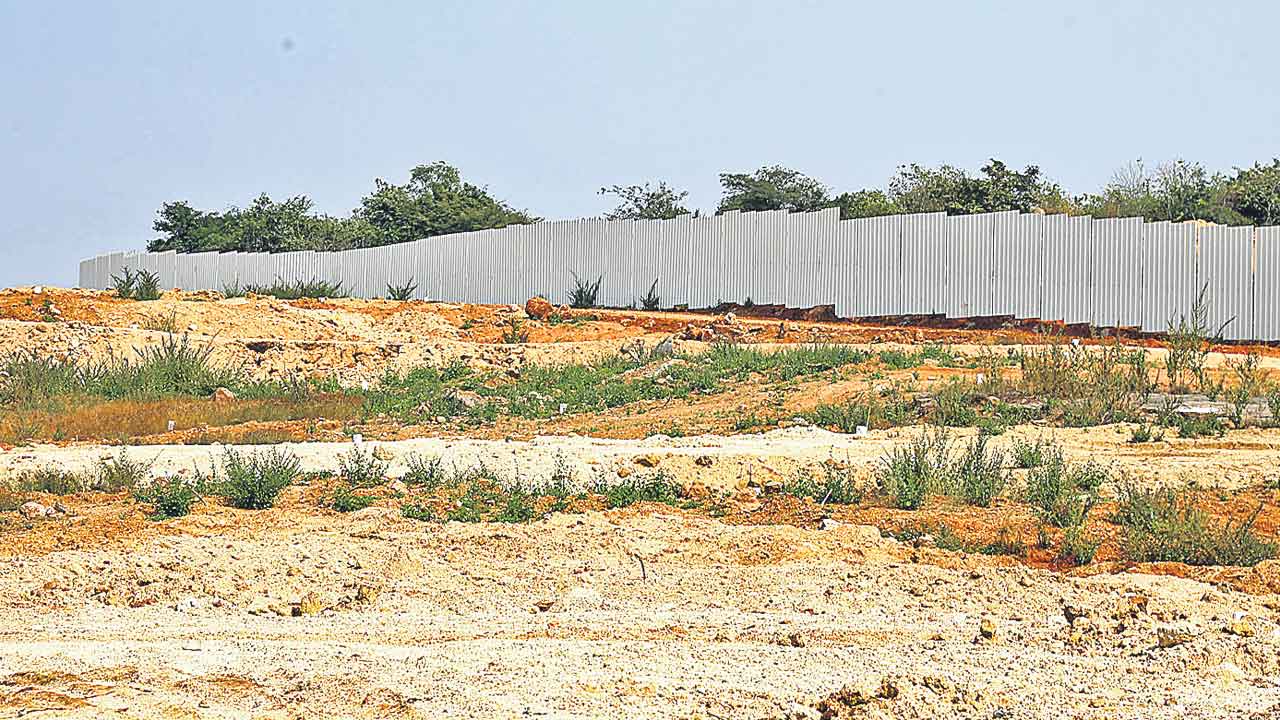 Telangana | 100 ఎకరాలకు ఇద్దరు మంత్రుల కన్ను.. సుల్తాన్‌పూర్‌లోని ప్రభుత్వ భూముల స్వాహాకు భారీ స్కెచ్‌