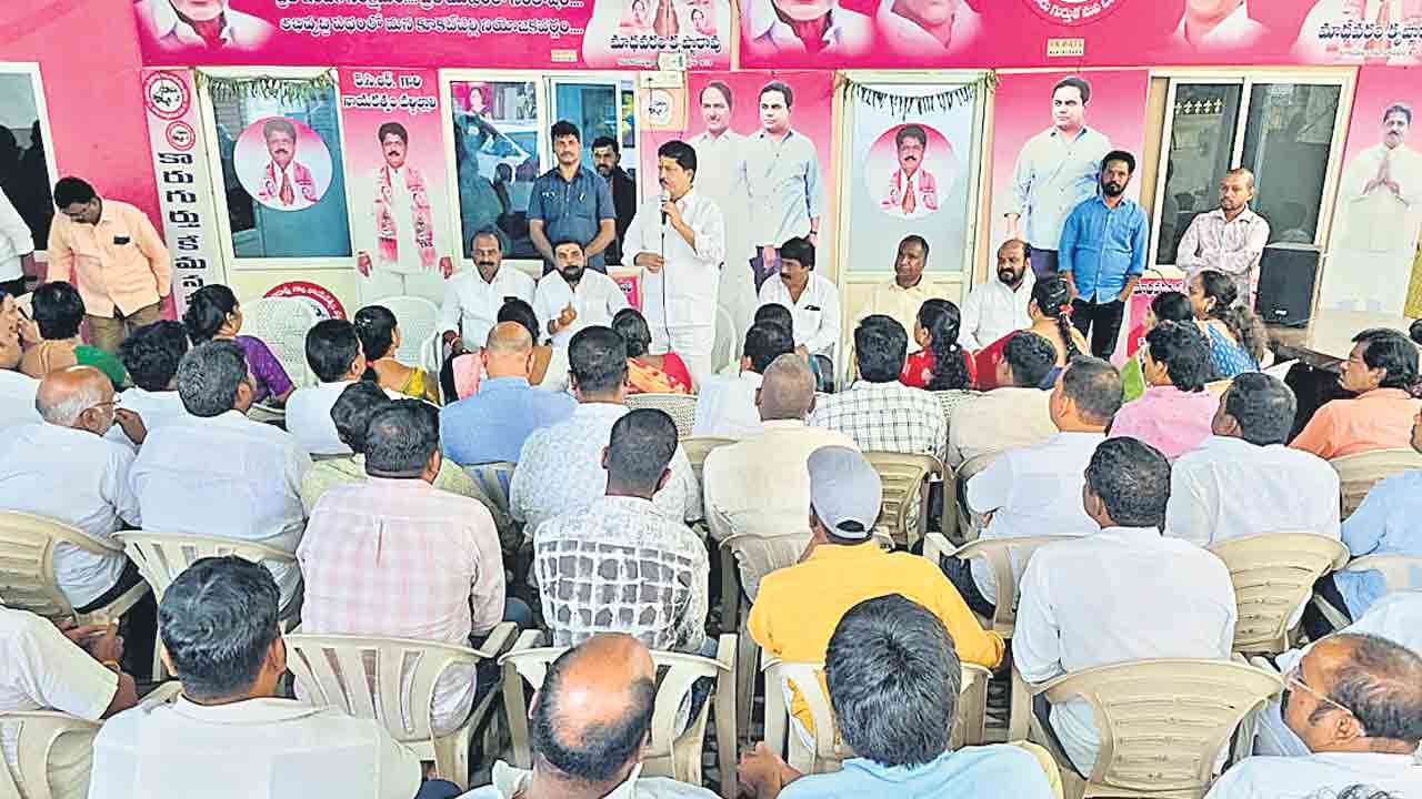 పెద్దోళ్లను వదిలి పేదలపై హైడ్రా ప్రతాపం