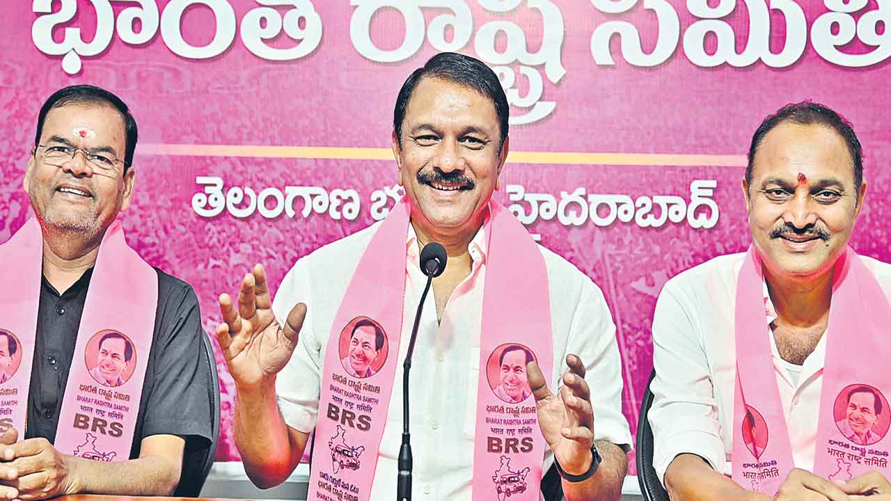 రేవంత్‌రెడ్డీ.. ముఖ్యమంత్రివా? వీధి రౌడీవా?