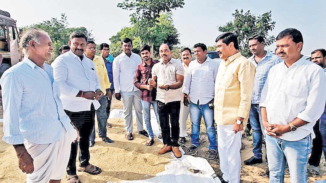 ‘ప్రైవేటు’లో అమ్మినా బోనస్‌ ఇవ్వాలి