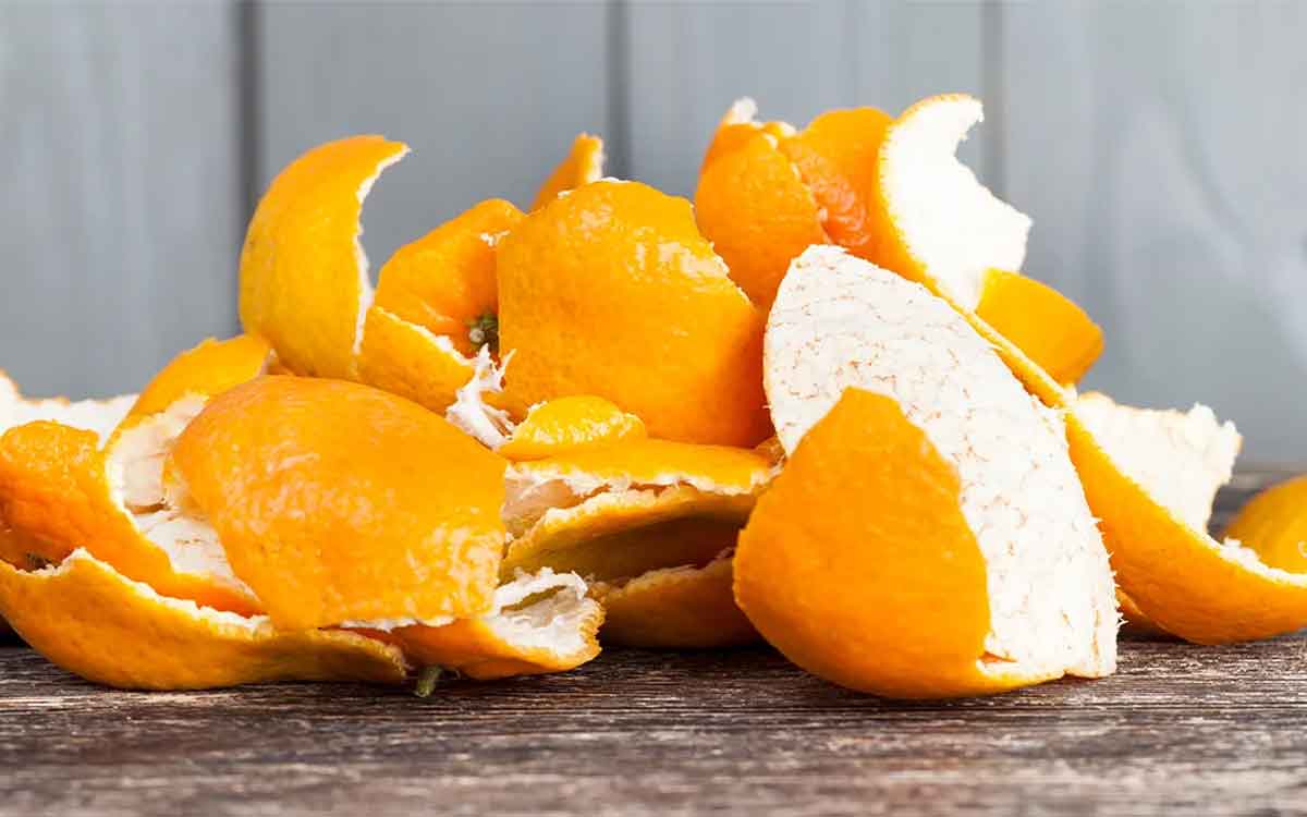 Orange Peels | నారింజ పండు తొక్క‌ల‌ను ప‌డేయ‌కండి.. వాటితో క‌లిగే లాభాలు తెలిస్తే విడిచిపెట్ట‌రు..!