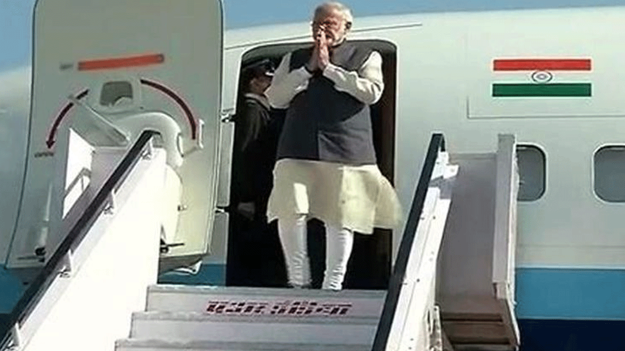 PM Modi: ప్ర‌ధాని మోదీ ప్ర‌యాణించే విమానంలో సాంకేతిక లోపం.. దేవ‌ఘ‌ర్‌లో టేకాఫ్ తీసుకోని ఎయిర్‌క్రాఫ్ట్‌