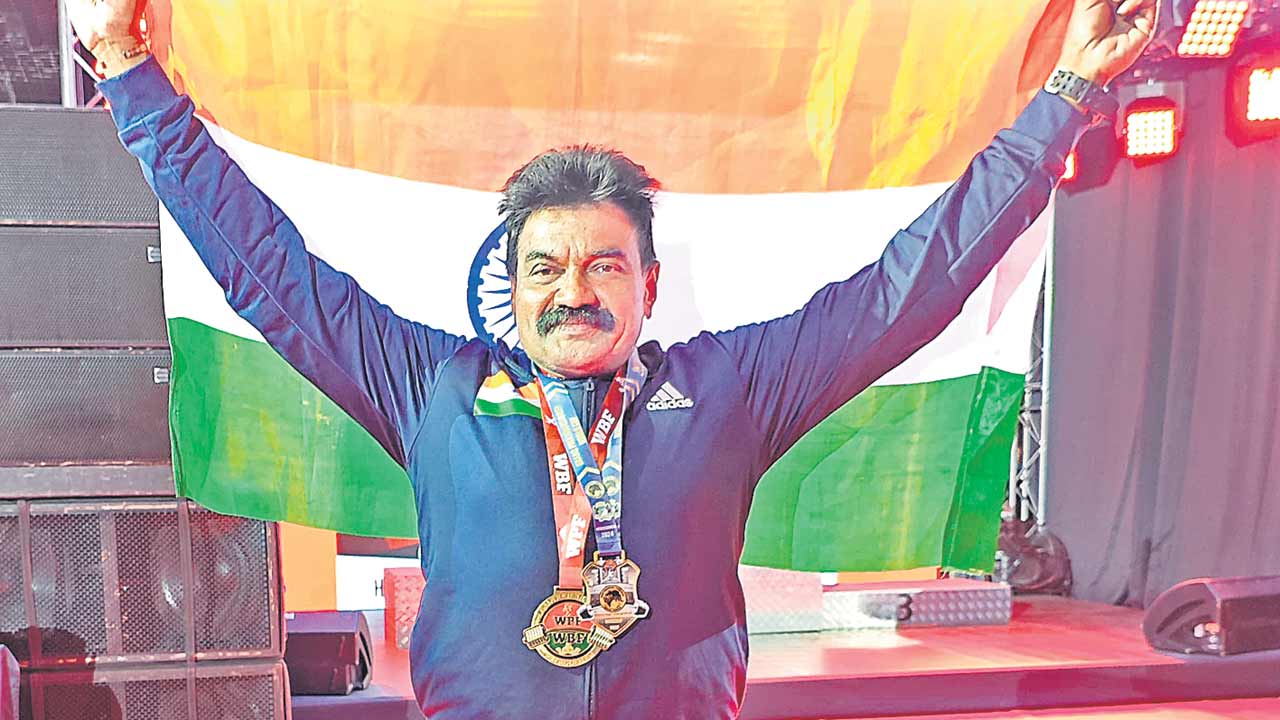 ప్రపంచ పవర్‌లిఫ్టింగ్‌ విజేత ప్రదీప్‌