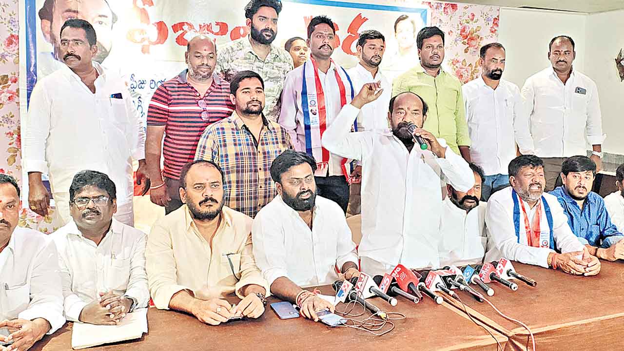 ఫీజు బకాయిలు 5900 కోట్లు
