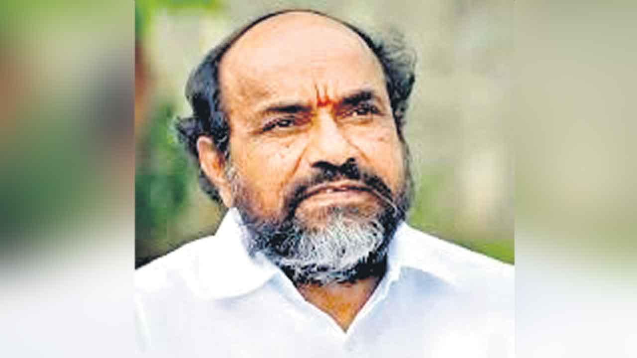 బీసీ విద్యార్థుల ఫీజు బకాయిలు చెల్లించాలి