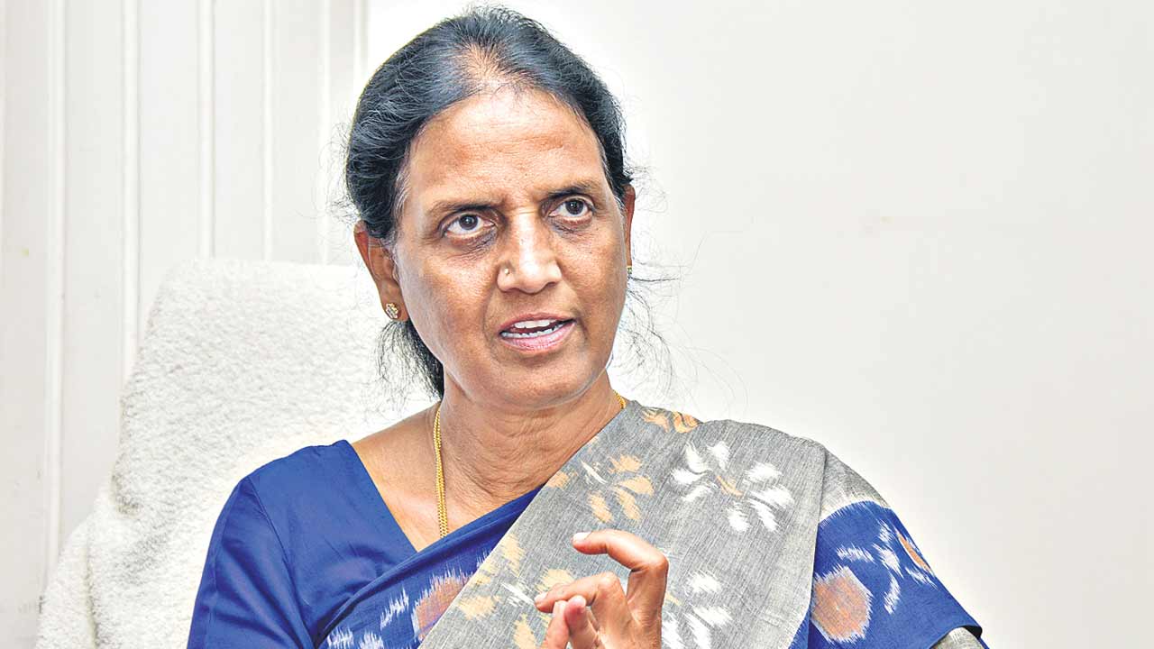 Sabitha Indra Reddy | బీఆర్‌ఎస్‌ అడిగిన ప్రశ్నకు ప్రభుత్వం పారిపోయింది : సబితా ఇంద్రారెడ్డి