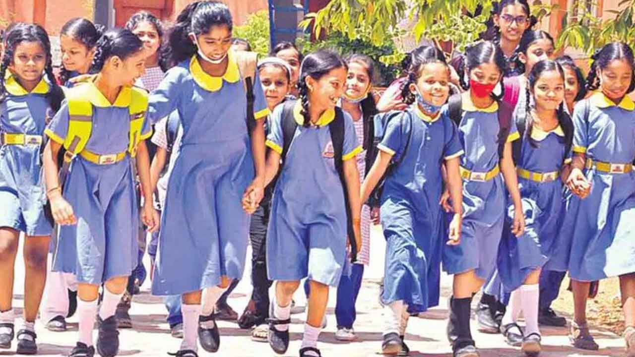 Caste Census | కులగణన కోసం బడులకు తాళం.. 10 లక్షల మంది విద్యార్థుల చదువులు ప్రశ్నార్థకం