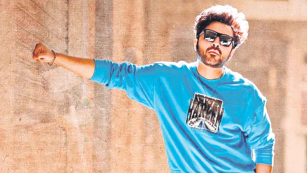 మహారాష్ట్రలో ఆటాపాటా