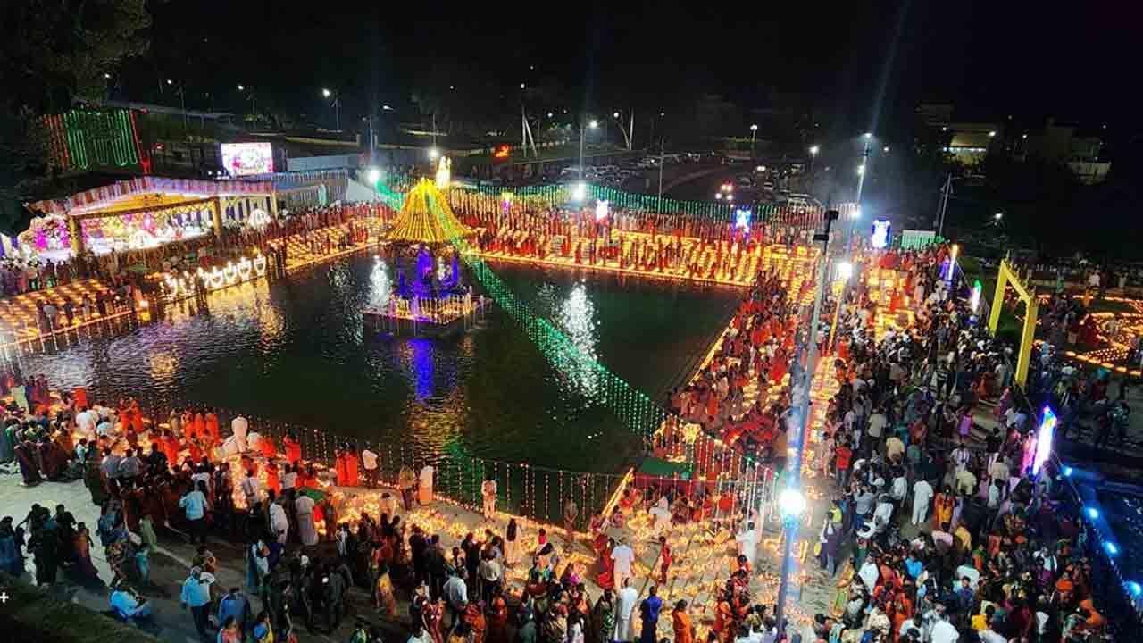 Srisailam | శ్రీశైలంలో కార్తీక సోమవార పూజలు.. పుష్కరిణి వద్ద వైభవంగ లక్ష దీపార్చన