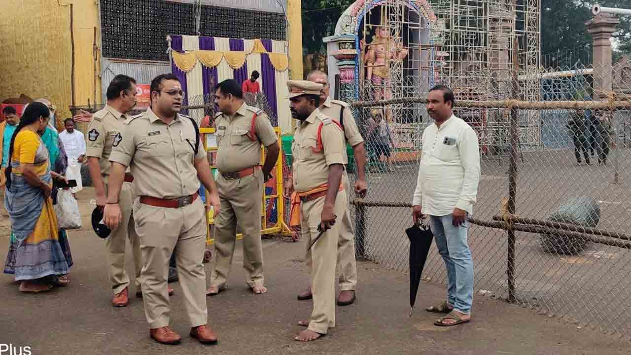 Srisailam | నేడు శ్రీశైలంలో జ్వాలాతోర‌ణోత్స‌వం.. భ‌ద్ర‌తా ఏర్పాట్లు ప‌రిశీలించిన ఎస్పీ అధిరాజ్ సింగ్ రాణా