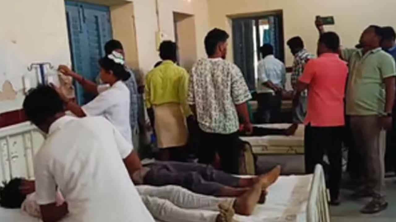 20 మంది విద్యార్థులకు అస్వస్థత