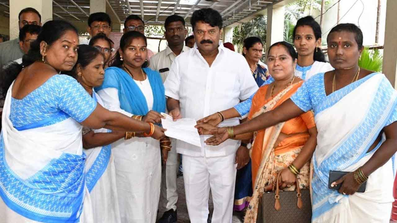 MLA Talasani | ఆశ వర్కర్లకు ఇచ్చిన హామీలను ప్రభుత్వం అమలు చేయాలి : ఎమ్మెల్యే తలసాని