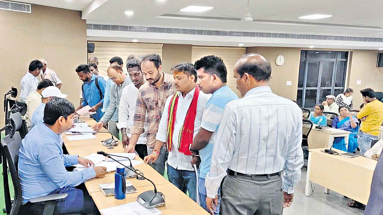 Congress Govt | సర్కారు కొలువులాట.. పిల్లలాటను తలపిస్తున్న టీచర్‌ పోస్టుల భర్తీ !