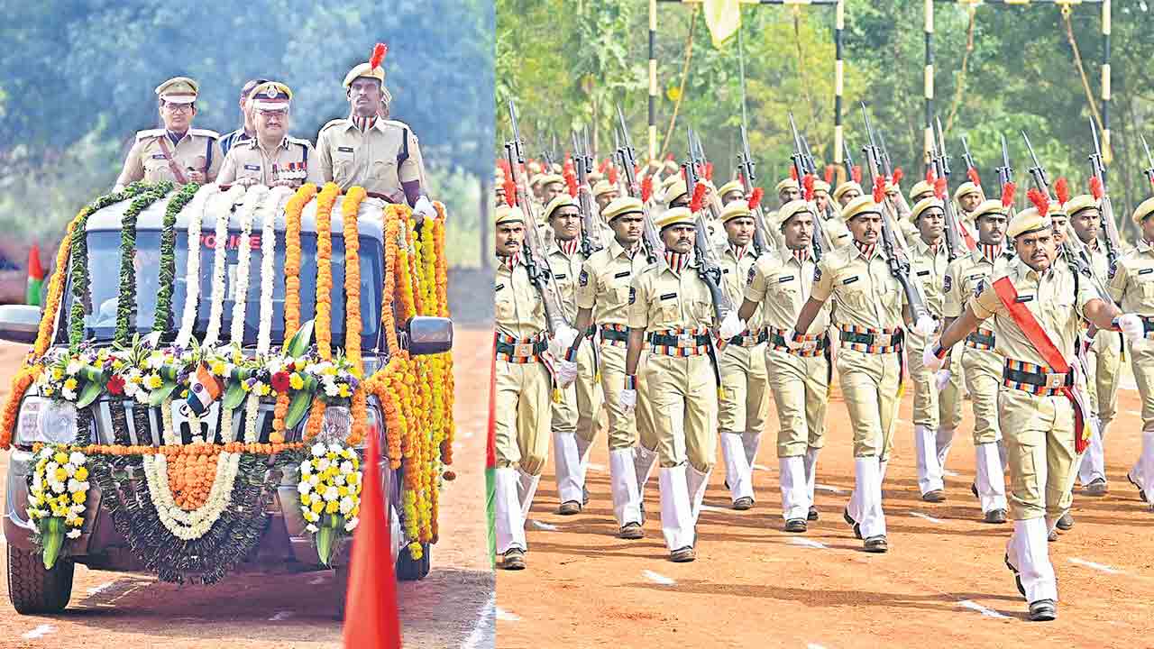 నిజాయితీ, అంకితభావంతో పనిచేయాలి