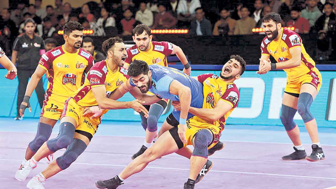 PKL | టాప్‌ లేపిన టైటాన్స్‌.. బెంగాల్‌పై అద్భుత విజయం