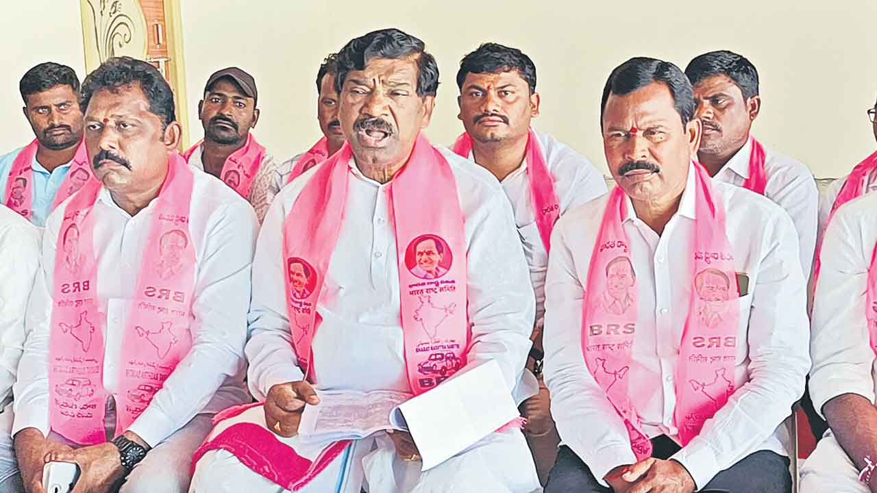 అటవీ భూముల ఆక్రమణకు ‘కడియం’ యత్నం