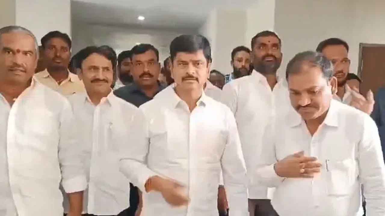 Tirupati Reddy | రండి రండి.. దయచేయండి.. ఏ హోదాలేని సీఎం సోదరుడికి అధికారుల రాచమర్యాదలు!