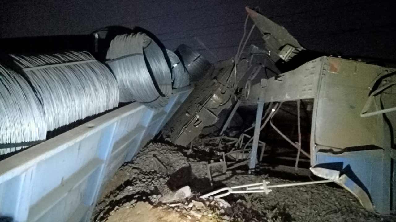 Train Derailed1