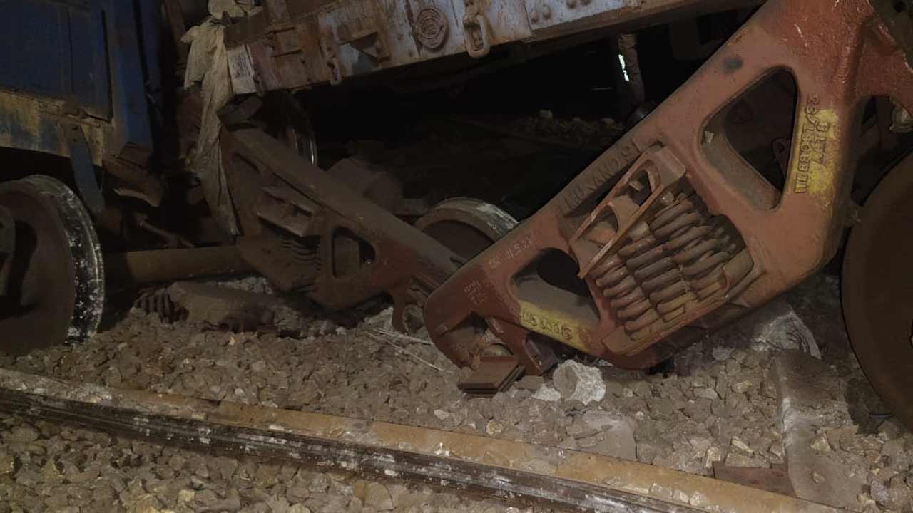 Train Derailed2