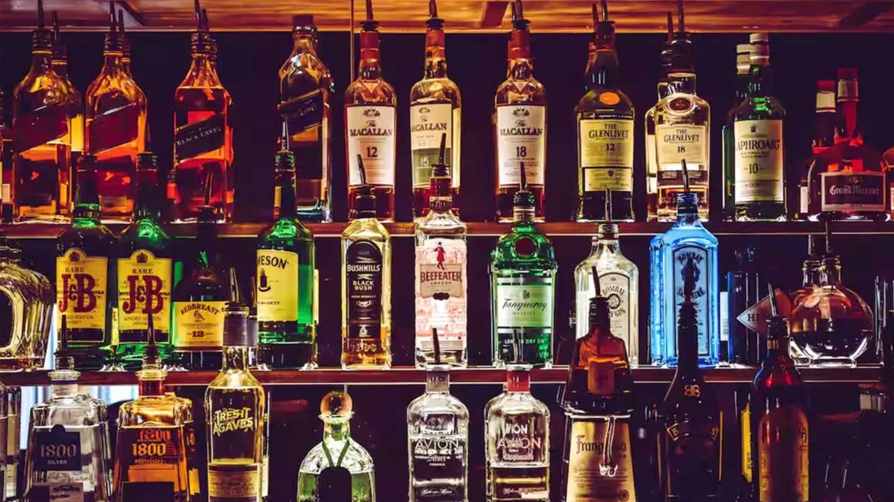 Liquor Prices | మద్యం ప్రియులకు షాకింగ్‌ న్యూస్‌.. త్వరలో భారీగా పెరగనున్న ధరలు?
