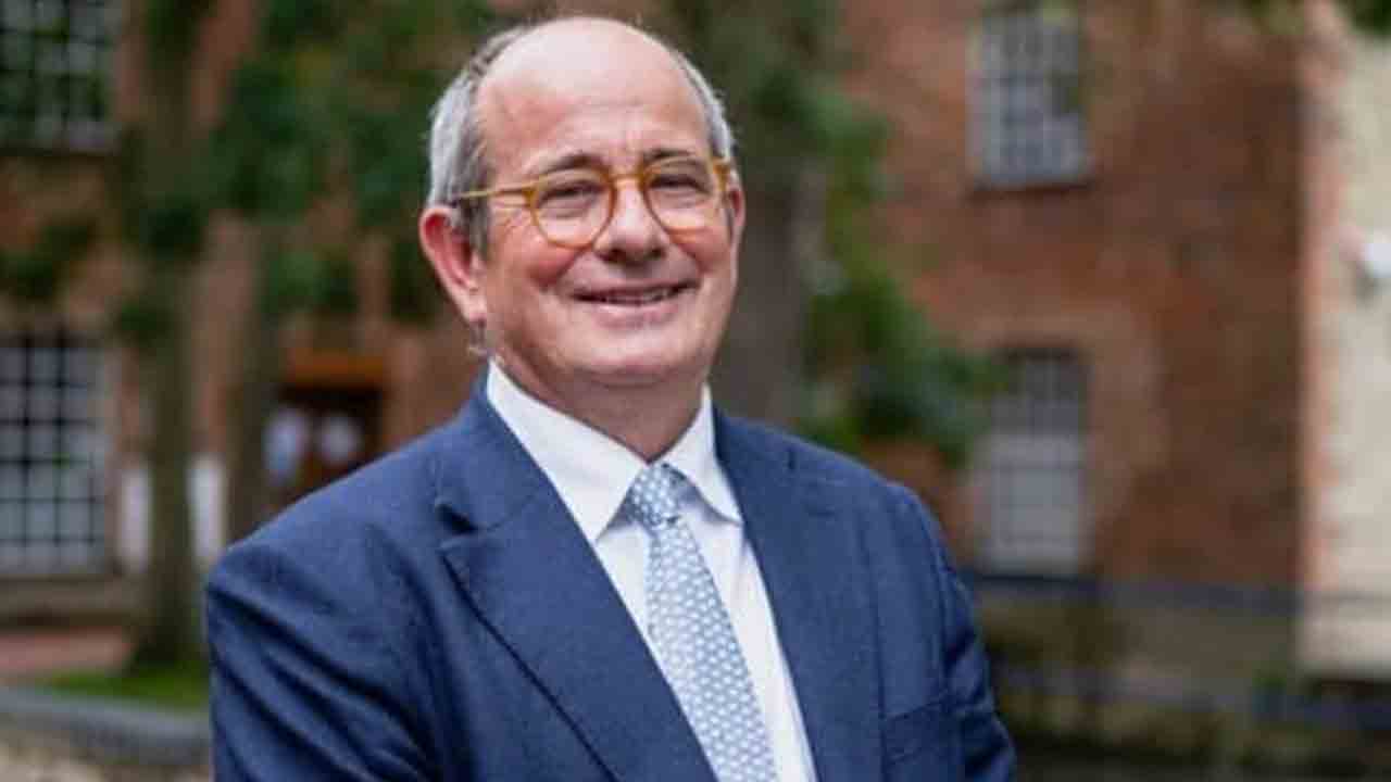 James Tooley | హైదరాబాద్‌ యువతితో వివాహేతర సంబంధం.. బకింగ్‌హామ్‌ వర్సిటీ వీసీ సస్పెన్షన్‌