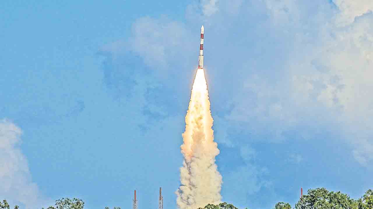 నింగిలోకి దూసుకెళ్లిన పీఎస్‌ఎల్వీ-సీ59