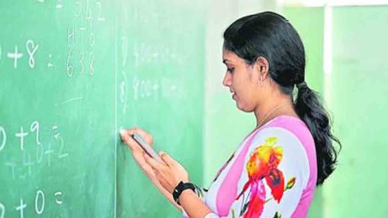 DSC | తొలి వేతనం రెండు నెలలు ఆలస్యం.. డీఎస్సీ-24 టీచర్లకు ఆదిలోనే నిరాశ!